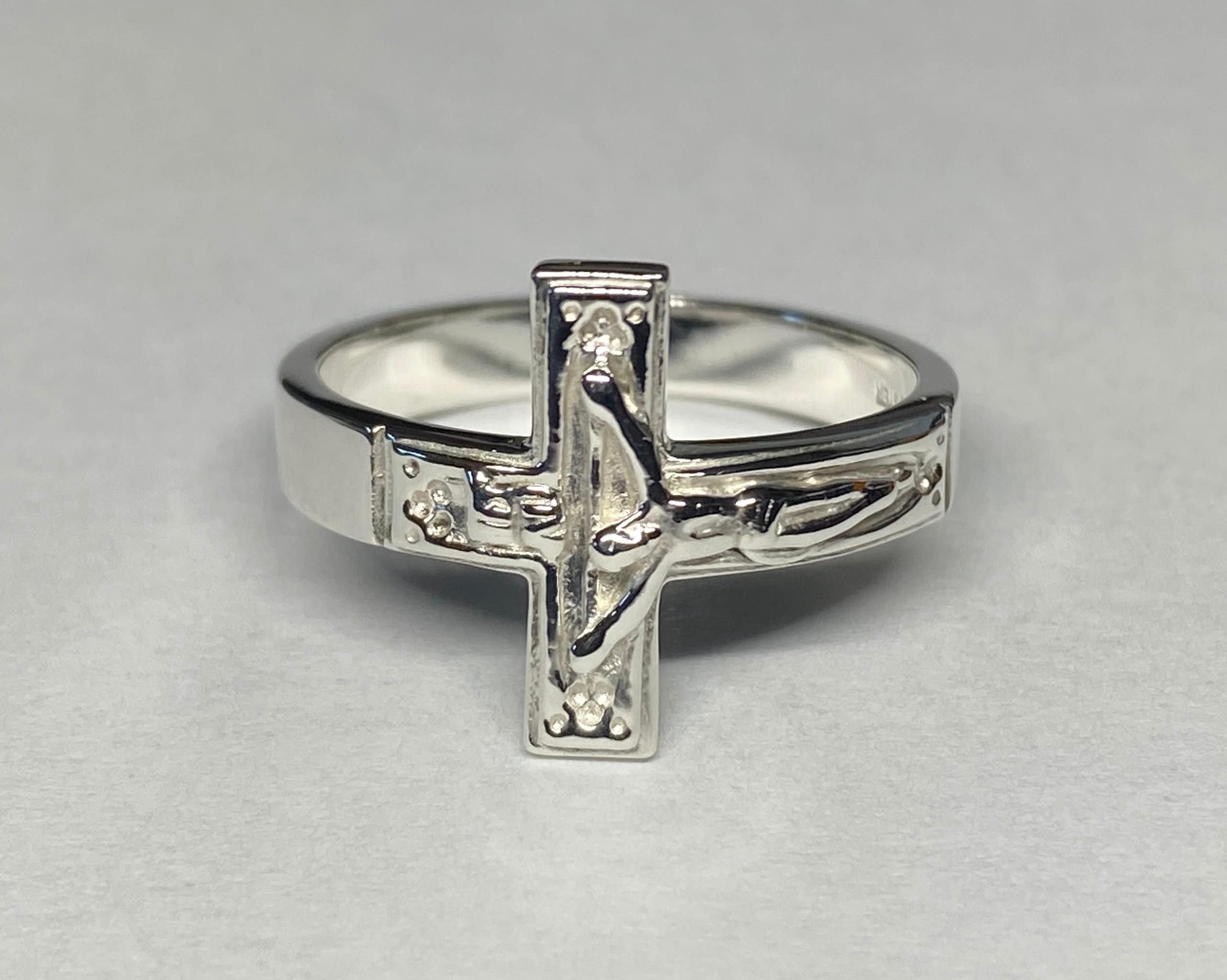 Crucifix ring sale