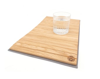 Das Sofa Tablett MARIA aus Eiche und grauem Canvas