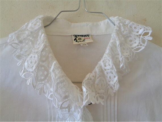 Lace Ruffle Blouse, White Dirndl Top with Puff Sl… - image 3