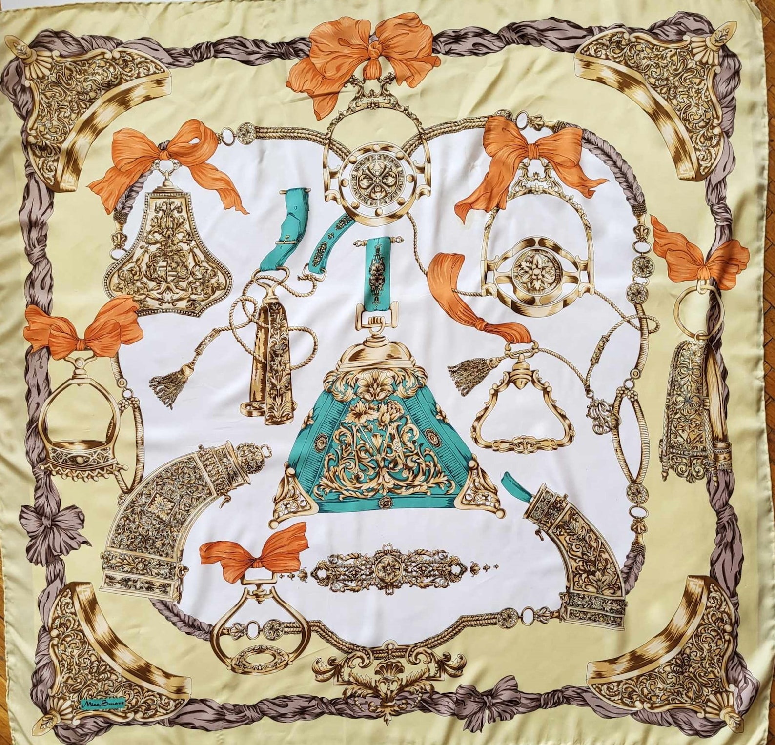 LARGE SQUARE SCARF TURN ON THE CHARM main image 1