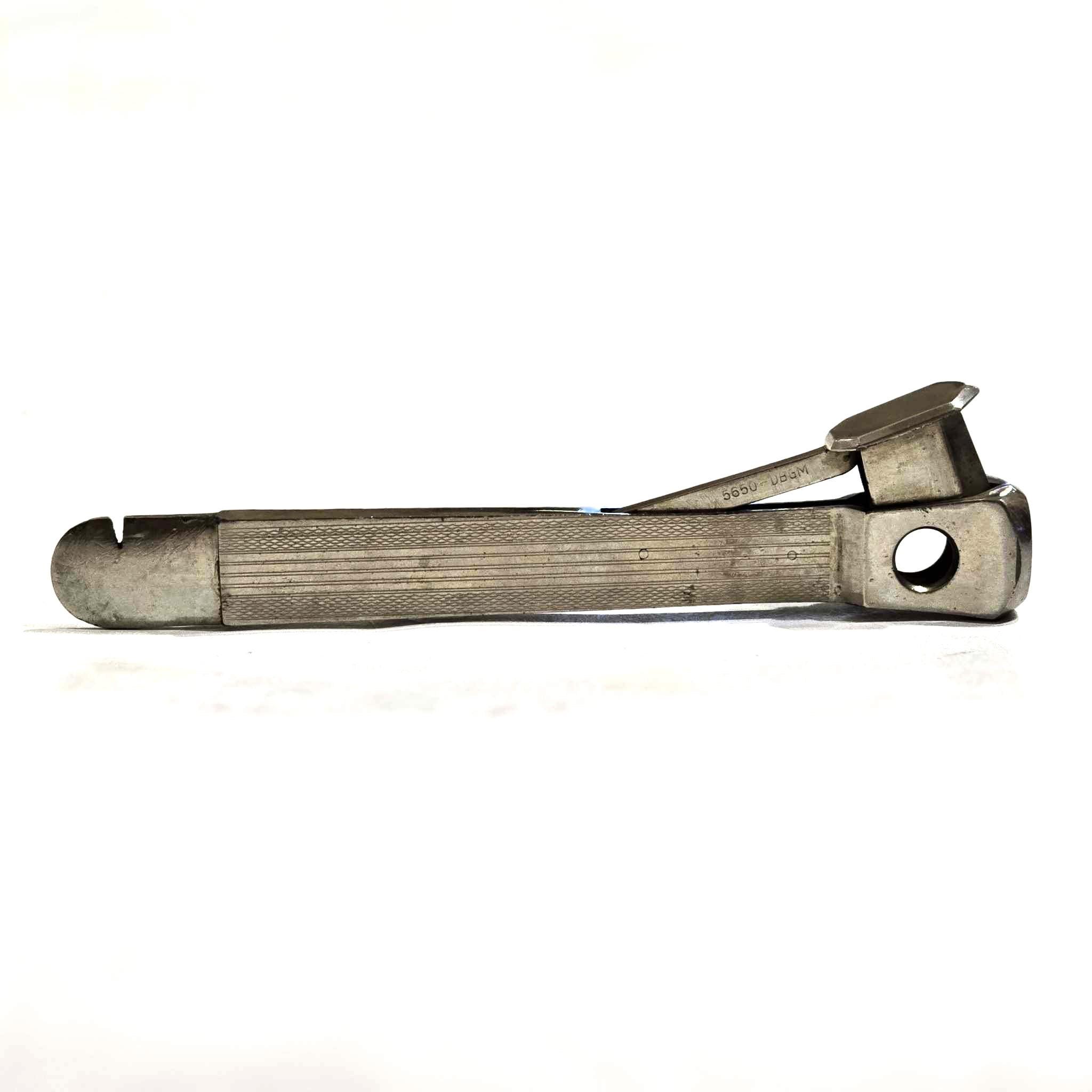 売れ筋介護用品も！ Vintage 60s Pfeilring Solingen Cigar Cutter, Etched Silver 脱毛・除毛