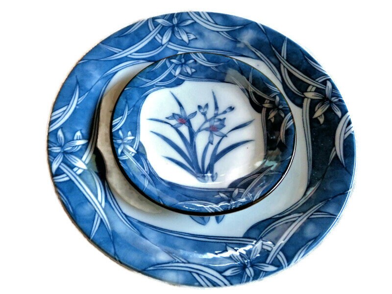 LOT DE 2 anciennes grandes assiettes plates en grès du Marais de 25 cm