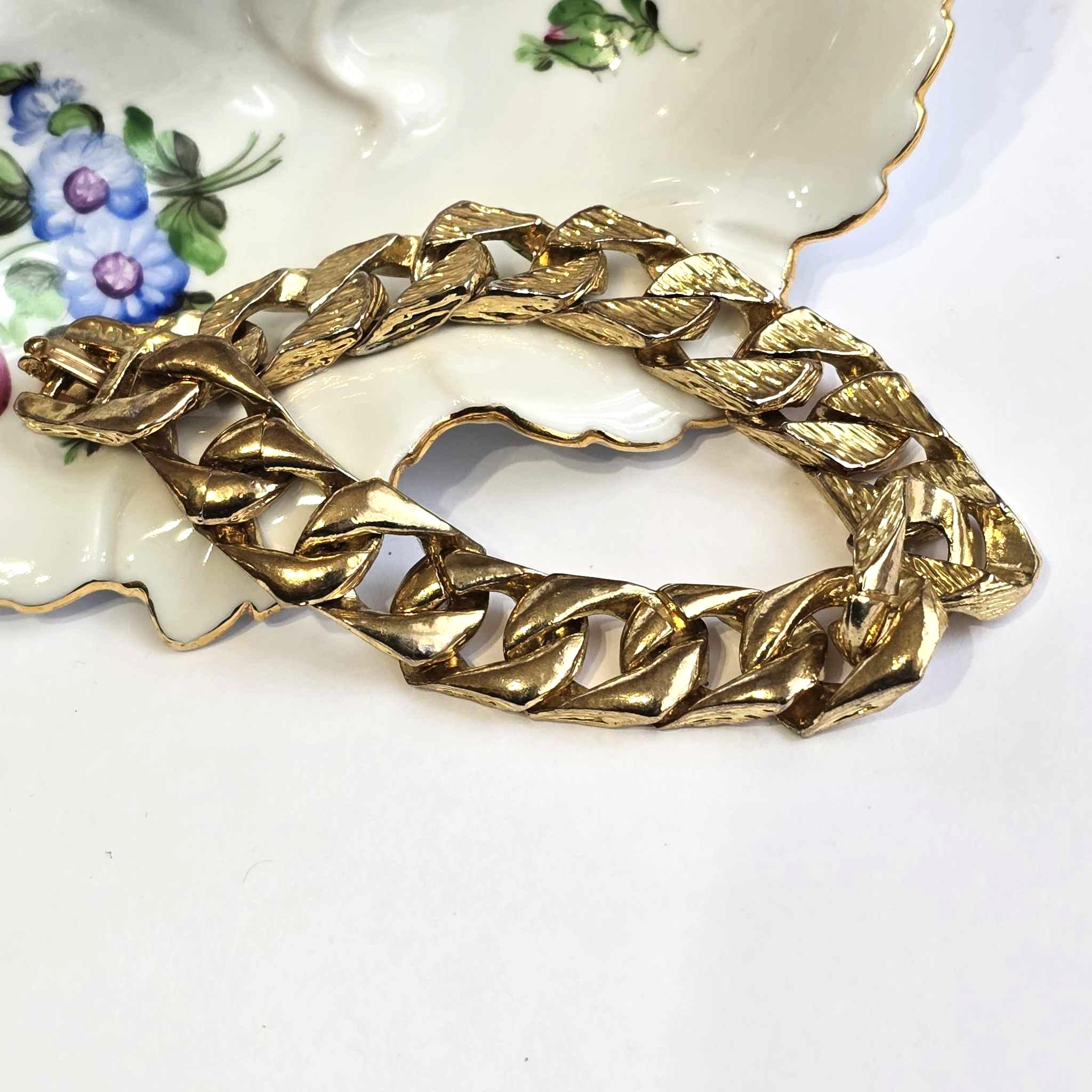 bracelet poinçon de la marque Excellence . gros maillons . Plaque Or 18