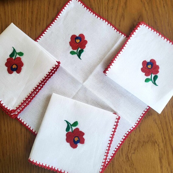 ハンガリーのカロチャ手刺繍ヴィンテージナプキン4枚セット