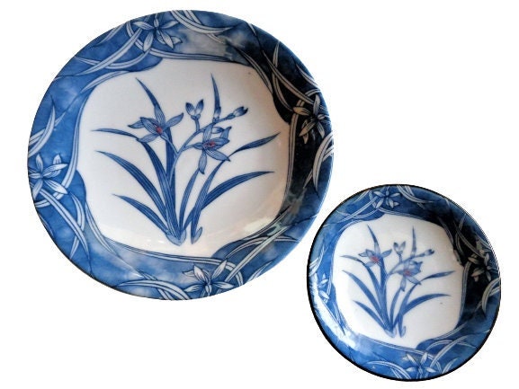 BELLE ANCIENNE ASSIETTE PORCELAINE JAPON IMARI Décor Central VASE Bouquet Xixe Imgx1200 4974