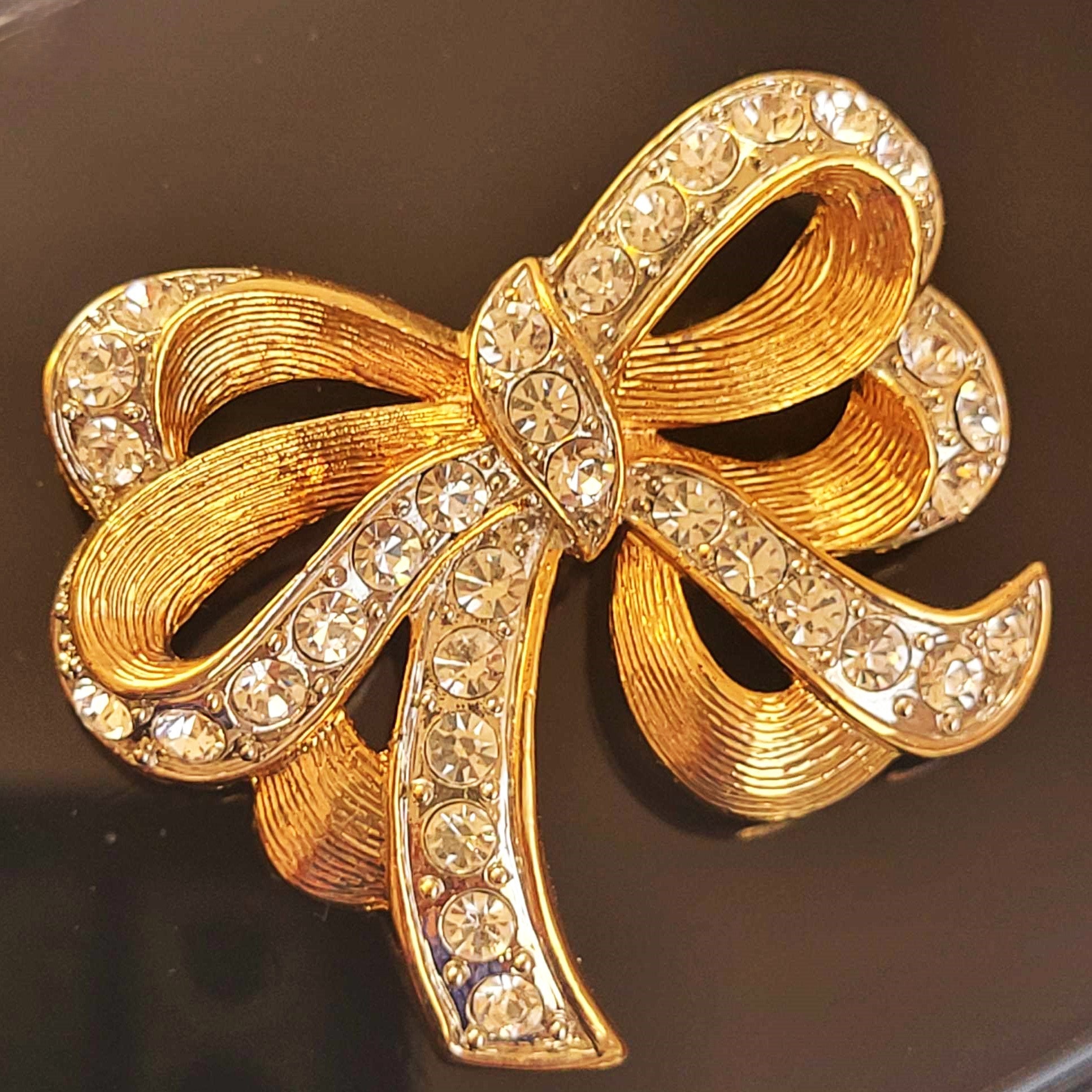 Vintage 1950's Ribbon Flower Rhinestone Brooch Red Gold-Tone