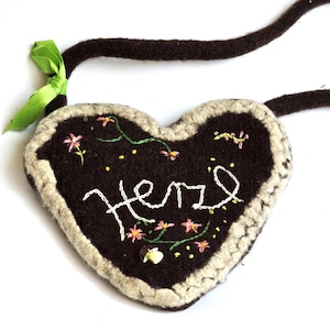 German Dirndl Crossbody Purse, Felted Wool Shoulder Bag, Trachten Bavarian Folk, Heart Shaped, Embroidered Flowers Oktoberfest Clothing