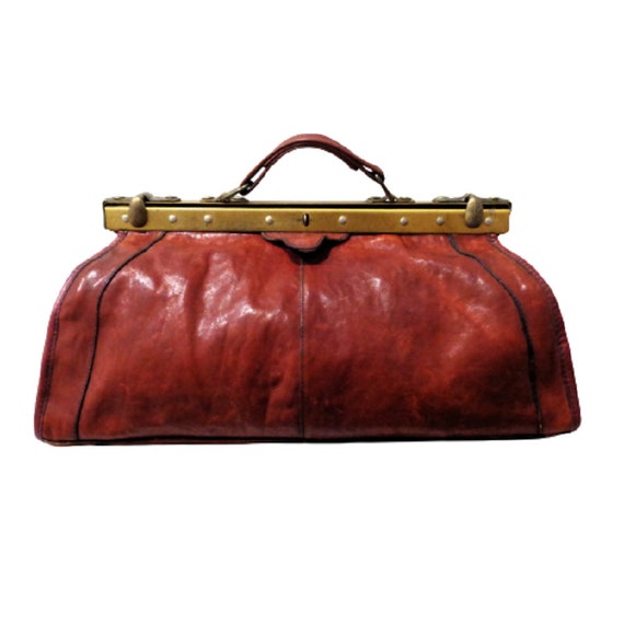 Vintage 50's 60's Red Vinyl Box Handbag Purse W/ Bakelite Handle Snap 6.5  MCM
