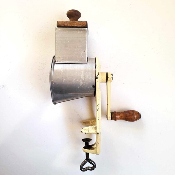 German Nut Grinder Table Mounted Walnut Mill Mechanical Cheese Grater Kitchen Tool Vintage gadget