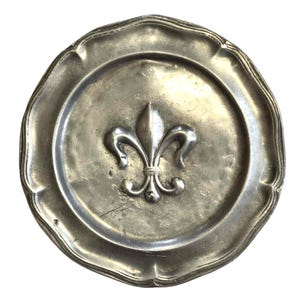 Plaque murale ancienne en étain, fleur de lys en relief, plaque rustique à accrocher au mur, décoration baroque en relief pour château, poinçon