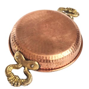 Vintage Franse koperen pan, ovenschaal, met blik beklede gehamerde gegratineerde serveerpan