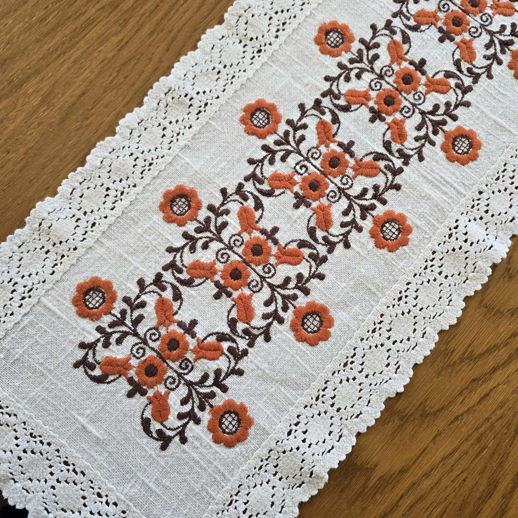 ヴィンテージ Ubelhor リネン テーブルランナー 花柄刺繍 ドレッサー