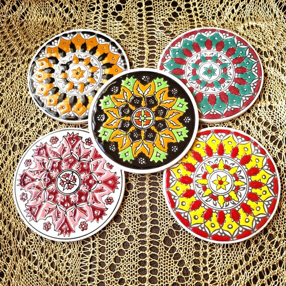 アンティーク テラコッタ・マザー・ゴッデス Vintage Drink Coasters Set of 5 With Wooden Stand, Multicolor