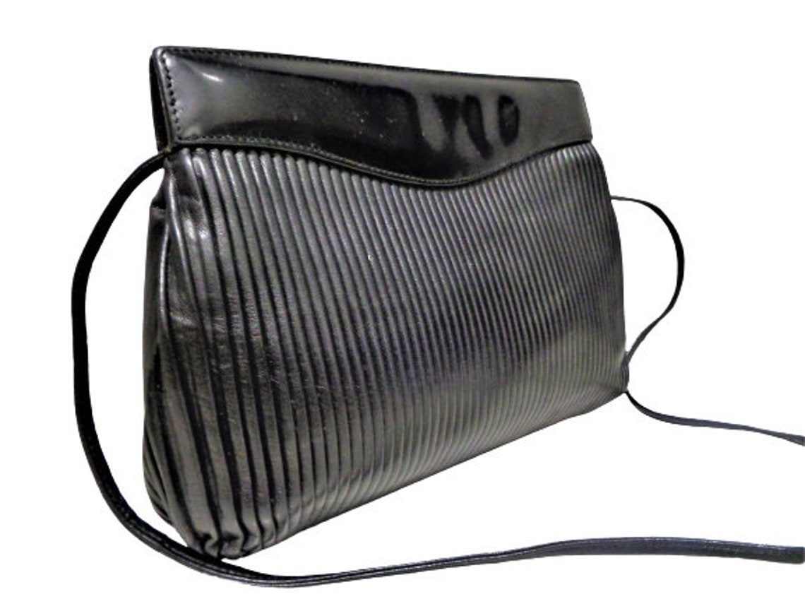 Black Leather Handbag Purse, Ribbed Leather Shoulder Bag, Vintage Italian Bag, Silvano Biagini Bologna Made in Italy, foto 1 di 5
