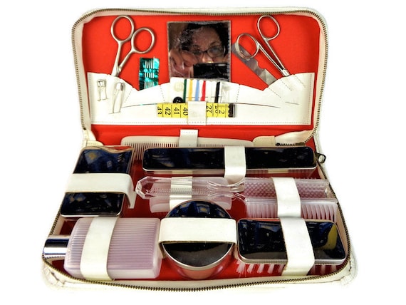 Trousse de toilette ancienne dans trousses de toilette