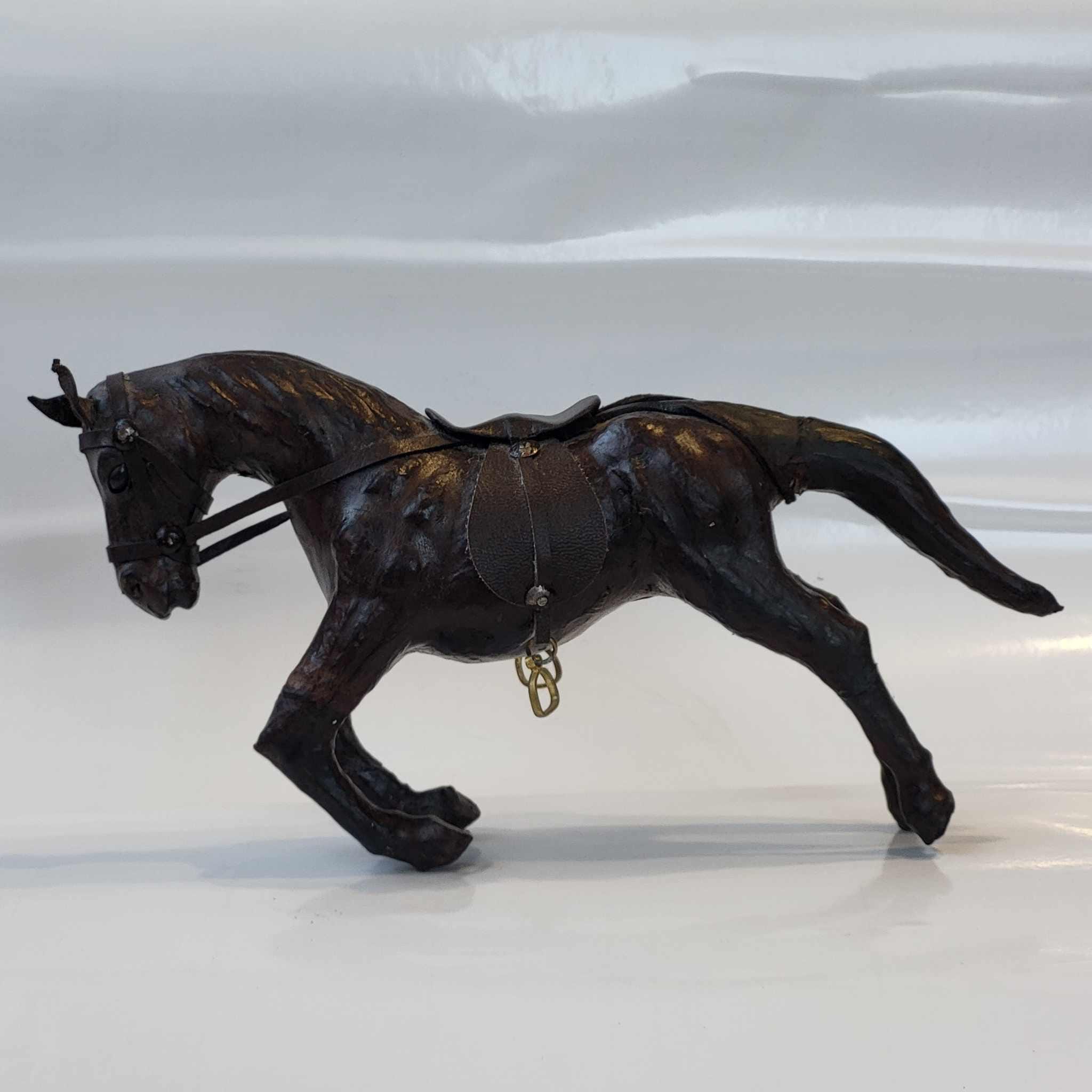 ヴィンテージレザーラップ馬像騎馬像彫刻コレクターギフト西洋装飾