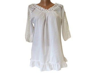 Witte katoenen kanten blouse, gehaakte details met ruches, losse boho-toptuniek voor dames, maat M