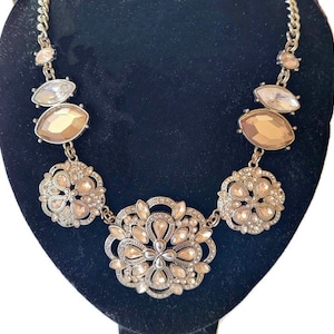 Chunky Statement Rhinestone Bib Necklace Silver Tone Metal Chain Vintage Jewels Classical