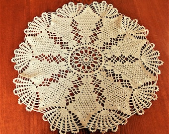 Vintage Round Crochet Tablecloth, Off White Table cloth, Lace Crochet Table Cover, Lace Doily, Wedding decor