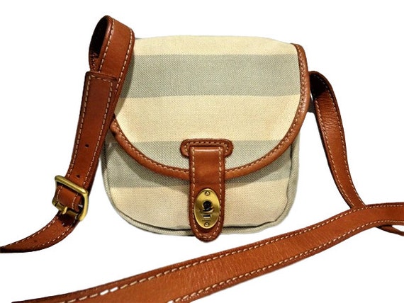 Buyr.com | Crossbody Bags | Fossil Women's Kinley Leather/Fabric Small Crossbody  Purse Handbag, Black Stripe (Model: ZB7226080)