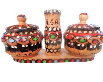 Juego de saleros y pimenteros de madera, cocina rústica del país, tallado en madera de arte popular tradicional búlgaro, regalo de recuerdo de Bulgaria