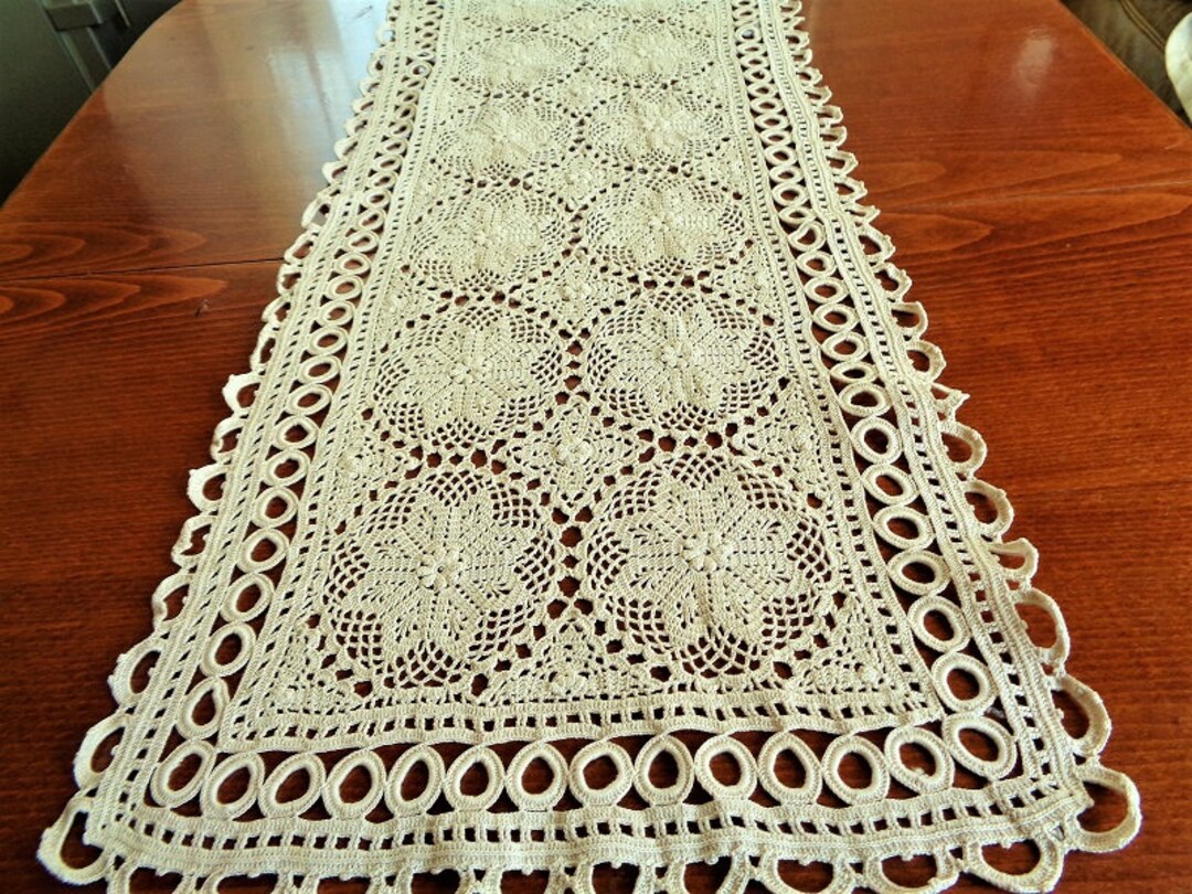 Elegante e lussuoso Runners da tavolo all'uncinetto Vintage a mano all'uncinetto all'uncinetto da tavolo da ricamo da tavolo da ricamo in cotone in