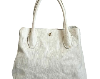 Vintage FURLA White Textured Genuine Leather Handbag Purse  display picture 2