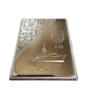 Scatola per sigarette placcata in argento vintage della Marina tedesca, con incisione della nave, commemorativa, cimeli militari marittimi, accessorio per fumatori, souvenir regalo