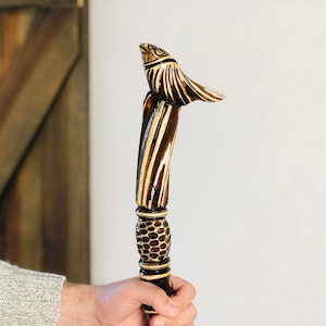 Handgeschnitzter Vogel Wanderstock: Zauberstab aus Holz, 160 cm lang