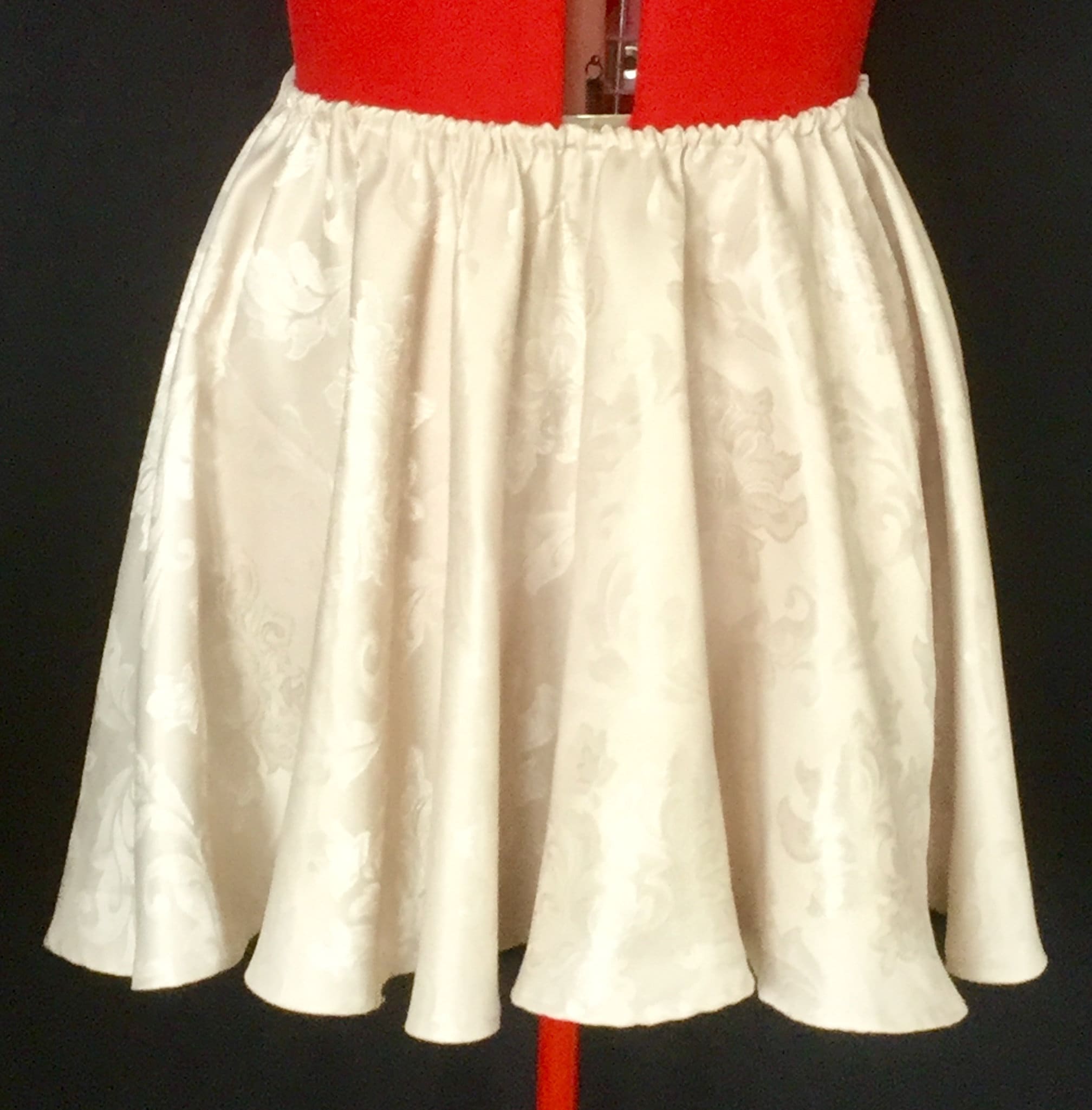 circle skirt from tablecloth