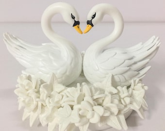 Swan wedding cake topper, Eternal love clay figurine, handmade swan wedding centerpiece, white wedding theme
