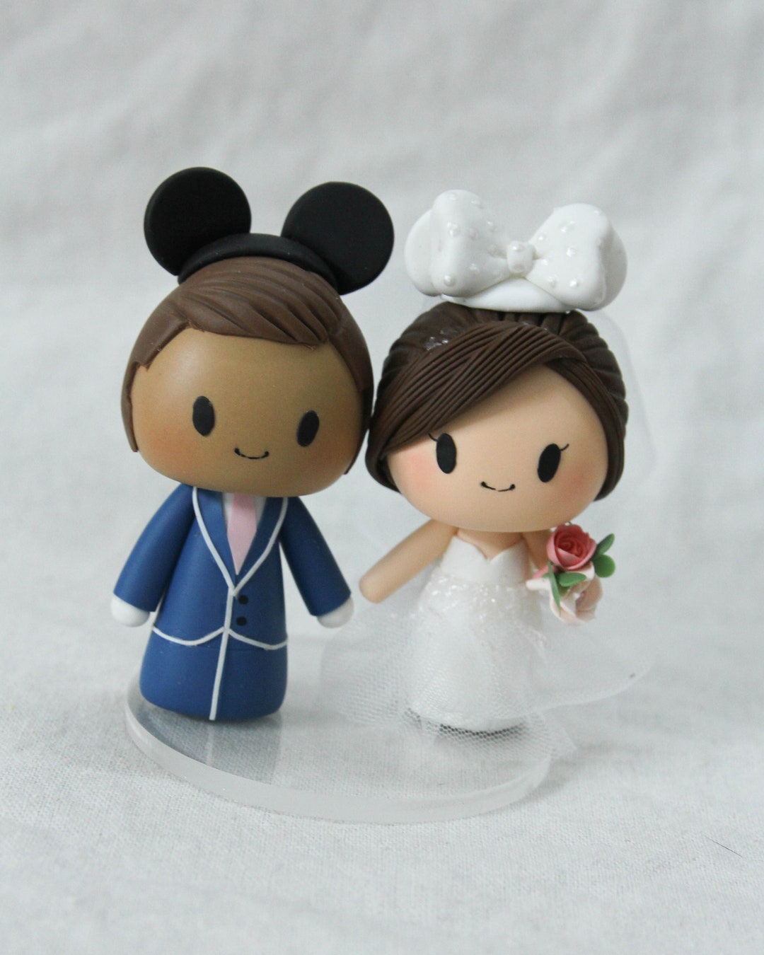 movie-theme-bride-and-groom-movie-theme-custom-wedding-cake-topper