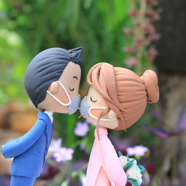 Vietnam Ao dai wedding cake topper, Elopement wedding, kissing bride & groom wedding cake topper