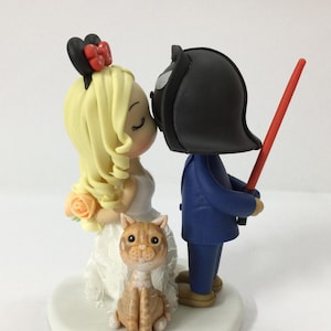 Movie inspire wedding cake topper, Kissing bride & groom with cat, Fantasy Fan Wedding Cake Topper, Wedding Anniversary Topper Cat topper