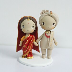 Personalized Wedding Cake Topper Traditional Indian Wedding Couple - Sari Bride - Traditional Indian Bride and Groom- Hindu wedding topper