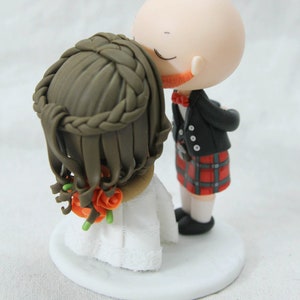 Scottish Wedding Cake Topper, Forehead Kissing Wedding Cake Topper, Scottish groom in kilt topper, Personalised Wedding cake decoration image 3