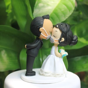 Quarantine wedding cake topper, Kissing bride & groom cake topper, Custom wedding keepsake, Elopement wedding clay figurine