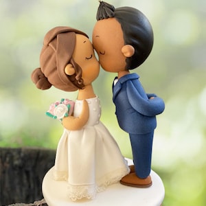 Kissing wedding cake topper, Traditional wedding cake topper, Custom Bride & groom topper, Handmade Mr and Mrs topper