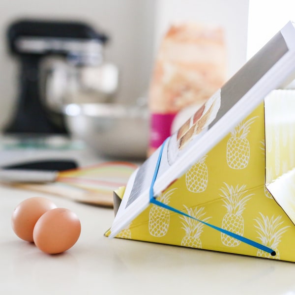 Foldable cookbook stand, portable recipe holder, kitchen cook book rest