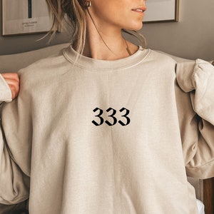 Felpa con numero angelico 333, camicie con numeri angelici, camicie spirituali, felpe spiritualità, camicie spirituali numeri angelici, 333 numeri