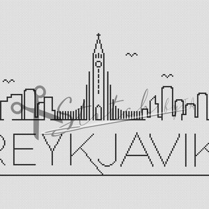 K&ouml;nnte beinhalten: Schwarz-wei&szlig;-Linienkunst-Illustration der Skyline von Reykjavik mit dem St&auml;dtenamen darunter. Die Skyline zeigt ein hohes Kirchengeb&auml;ude und mehrere andere Geb&auml;ude.