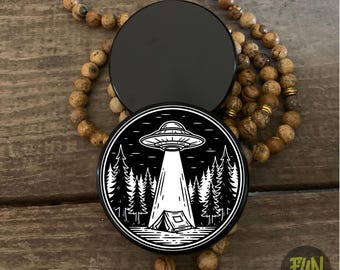Custom Engraved Herb Grinder – 5-Part Black Aluminum Magnetic Top | UFO Abduction Camping