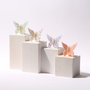 Super Chic Hair Claw Clip Inspired by French Crystals, A New Twist On Ordinary Hair Clips
