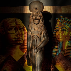 Sekhmet Statue Schwarze ägyptische Löwin Göttin des Schutzes Einzigartige große Steinskulptur Göttliche kraftvolle Energie Spiritueller Heiliger Altar Dekor