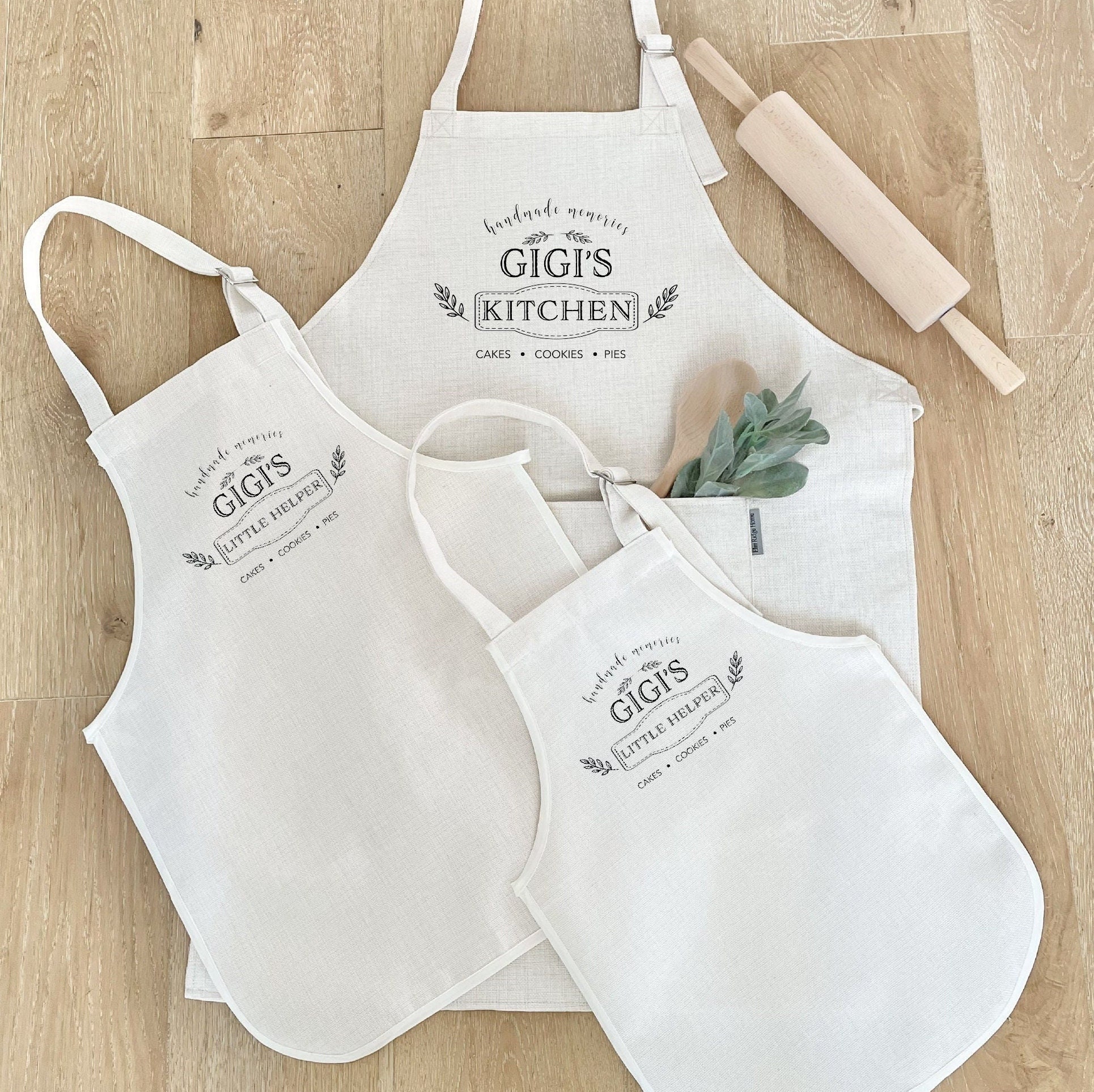 Gigi Gifts,Gigi's Kitchen Cooking Aprons for Women Grandma,Adjustable  Baking Chef Aprons with 2 Pockets, Mother's Day Thanksgiving Christmas  Apron