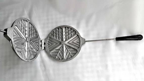 Russischer Waffeleisen aus Gusseisen, Vintage Metall russische Waffel zum Backen von Keksen Waffeln UdSSR, Sandwich Toaster, Eisen Backform