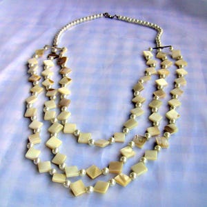 Cuentas de Nácar Blanco Triple, Collar de Nácar Blanco, regalo para ella, regalo para Mamá Abuela Hermanas, Collar, riviere, gorjal