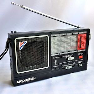 Radio soviética MERIDIAN RP-348, radio portátil de 5 bandas, rara radio rusa vintage de la URSS, receptor de transistores compacto, decoración del hogar, regalo para él.