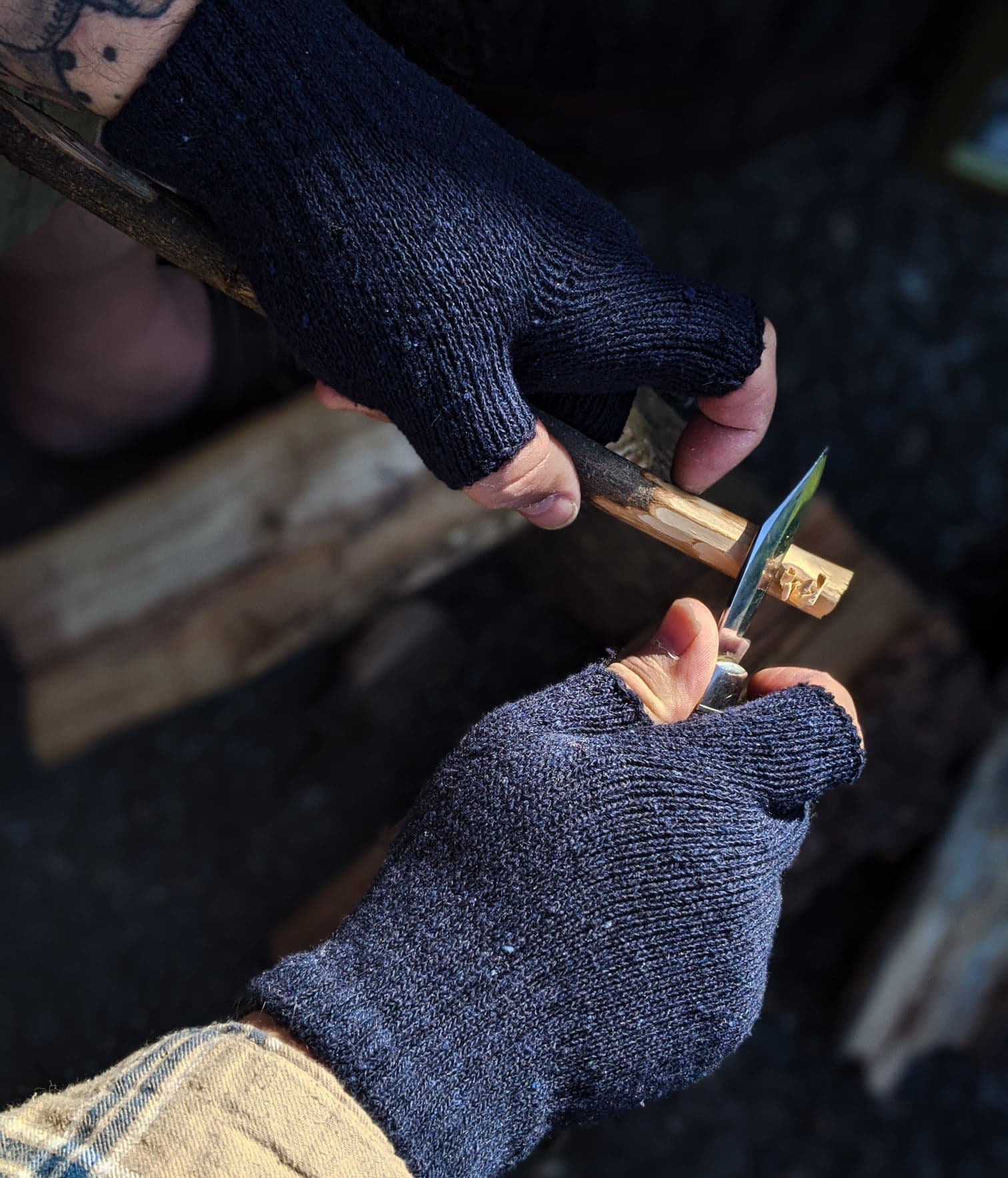 lightweight fingerless gloves