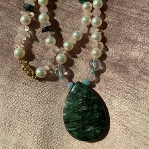 Unique Seraphinite and cultured pearls choker